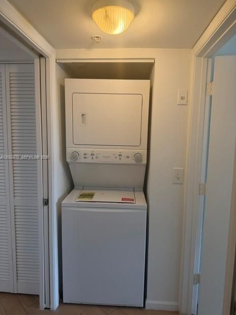 В аренду: $1,700 (1 спален, 1 ванн, 703 Квадратных фут)