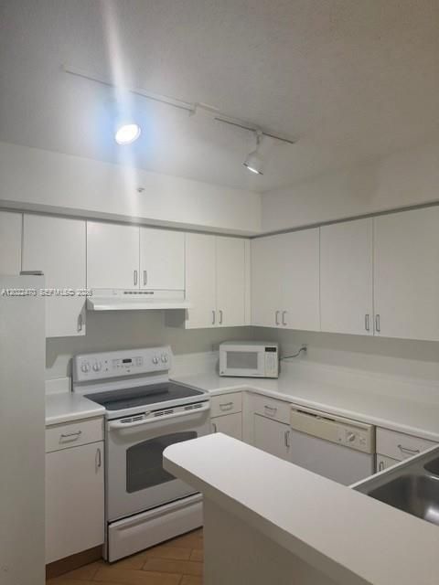 В аренду: $1,700 (1 спален, 1 ванн, 703 Квадратных фут)