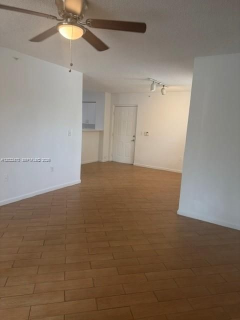 В аренду: $1,700 (1 спален, 1 ванн, 703 Квадратных фут)