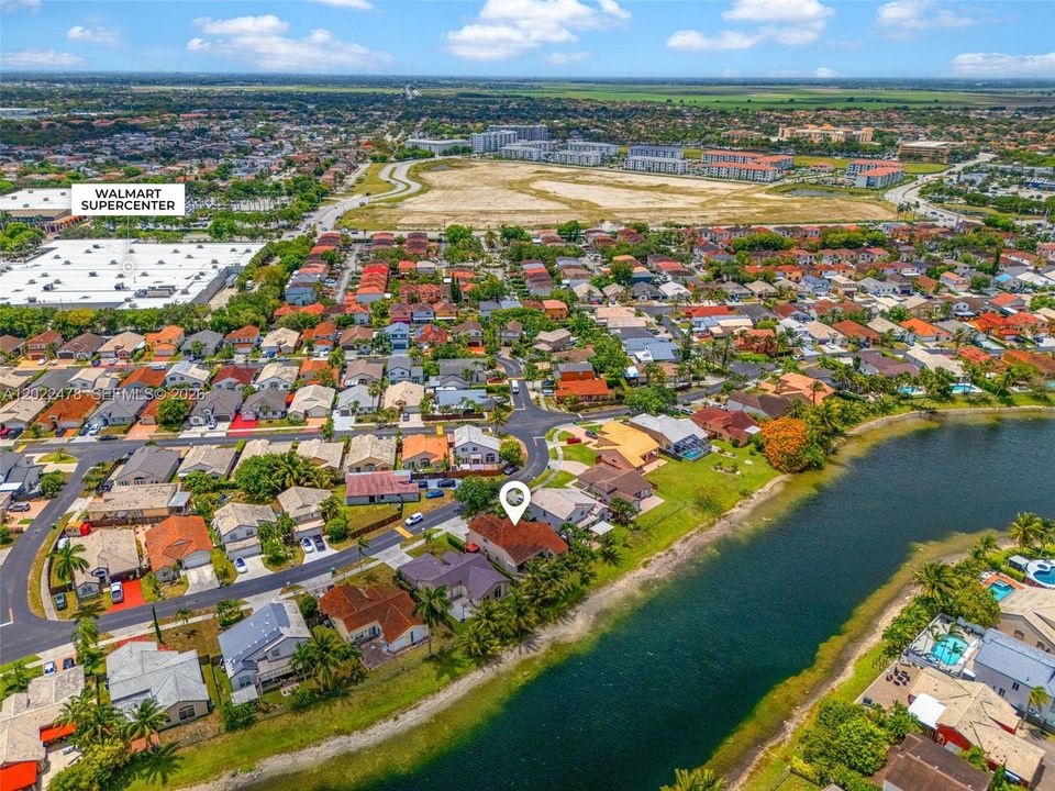 На продажу: $699,000 (4 спален, 2 ванн, 2073 Квадратных фут)