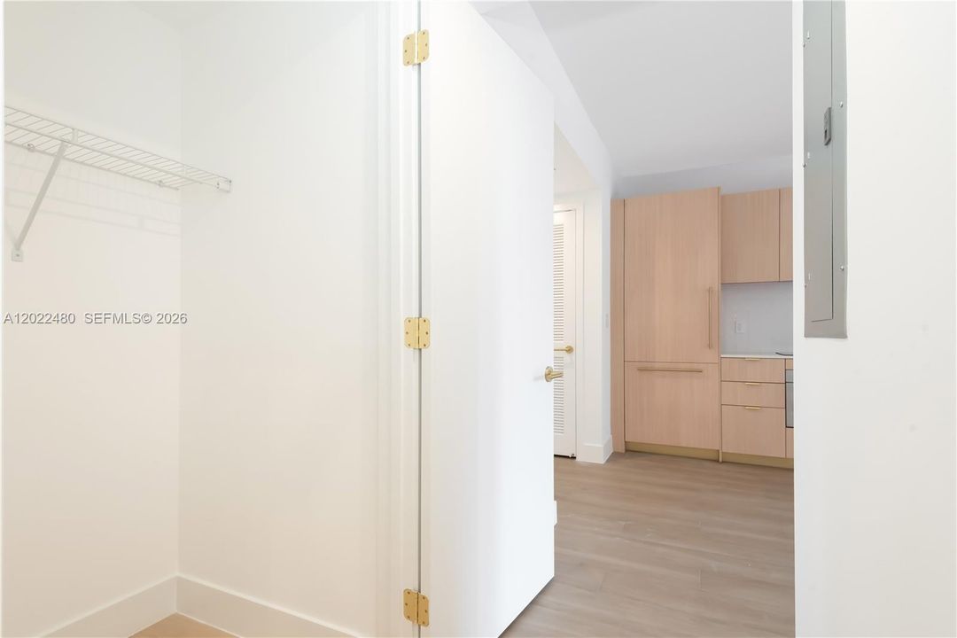 For Sale: $998,000 (1 beds, 1 baths, 1126 Square Feet)