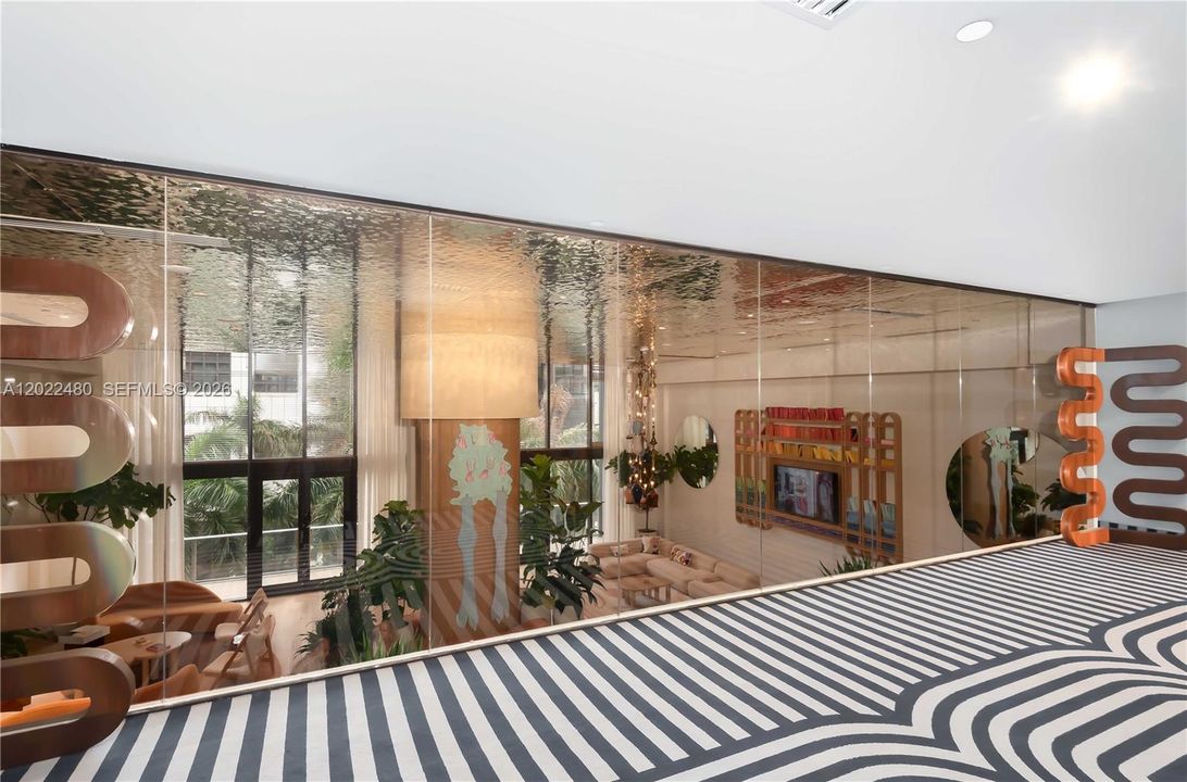 For Sale: $998,000 (1 beds, 1 baths, 1126 Square Feet)