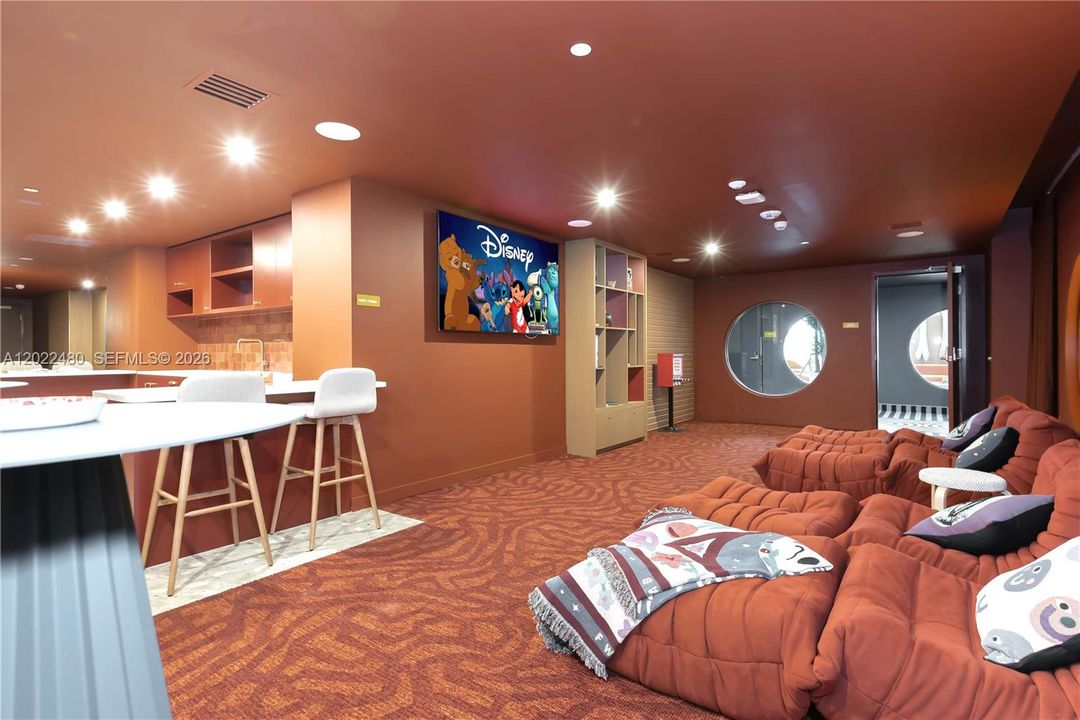 For Sale: $998,000 (1 beds, 1 baths, 1126 Square Feet)