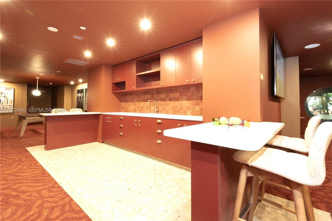 For Sale: $998,000 (1 beds, 1 baths, 1126 Square Feet)