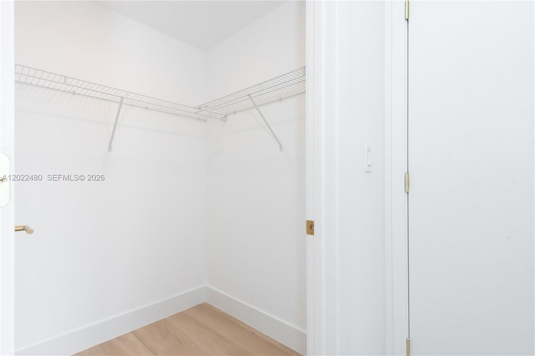 For Sale: $998,000 (1 beds, 1 baths, 1126 Square Feet)