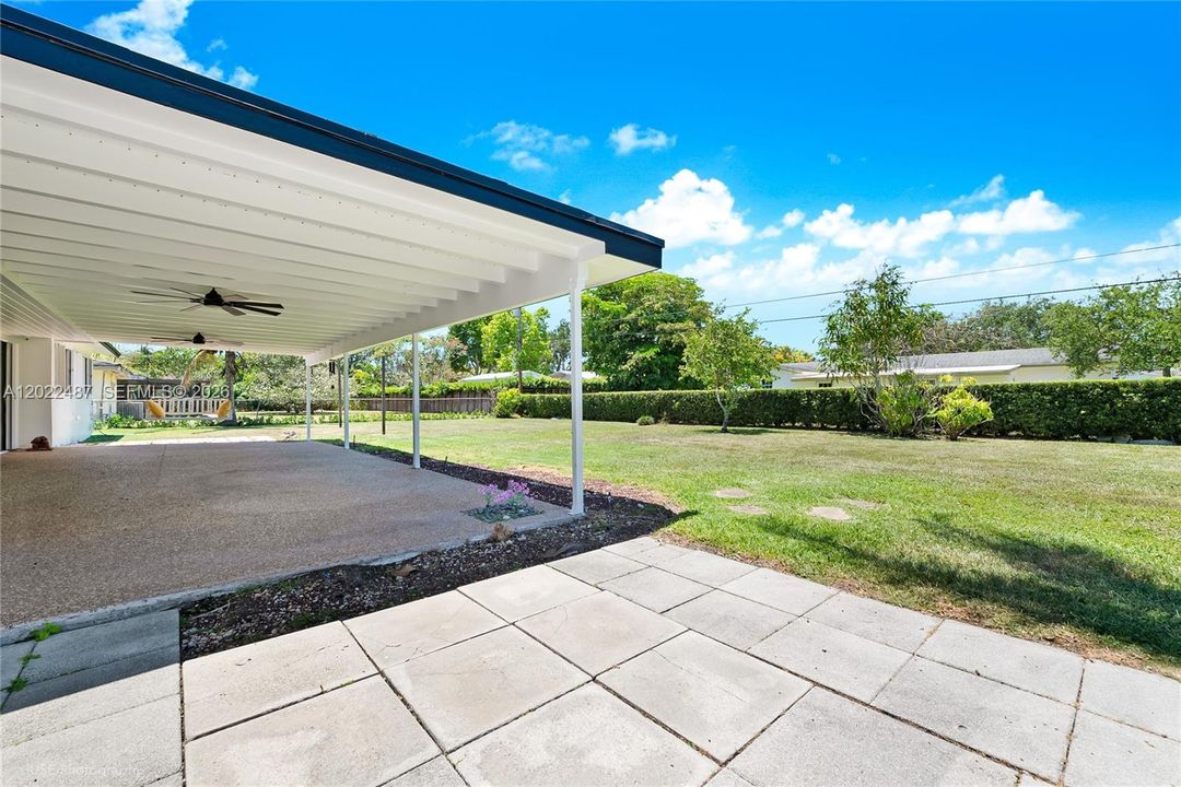 For Sale: $940,000 (4 beds, 2 baths, 1622 Square Feet)
