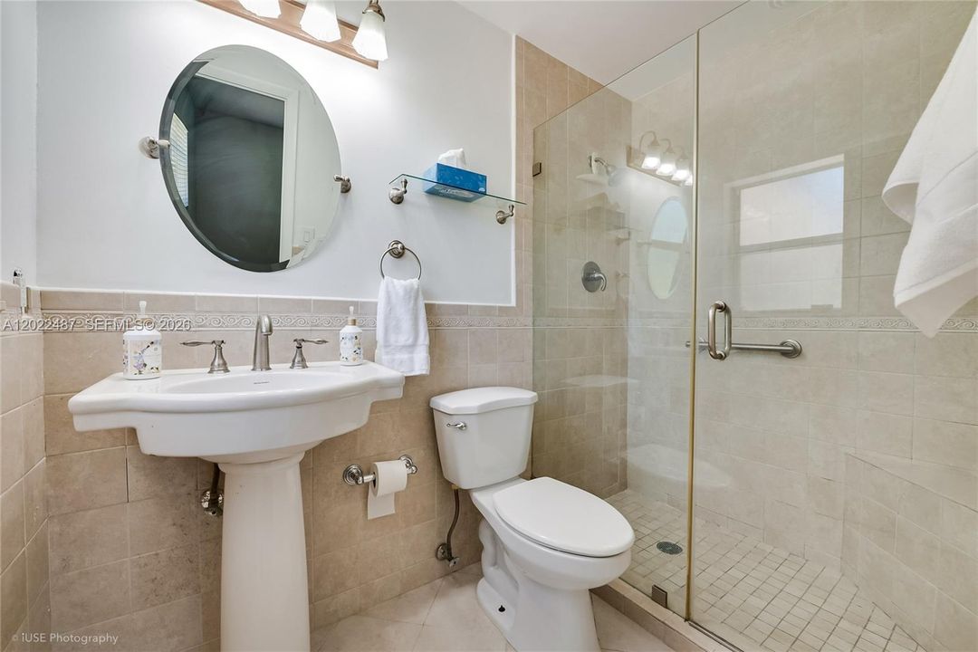 For Sale: $940,000 (4 beds, 2 baths, 1622 Square Feet)