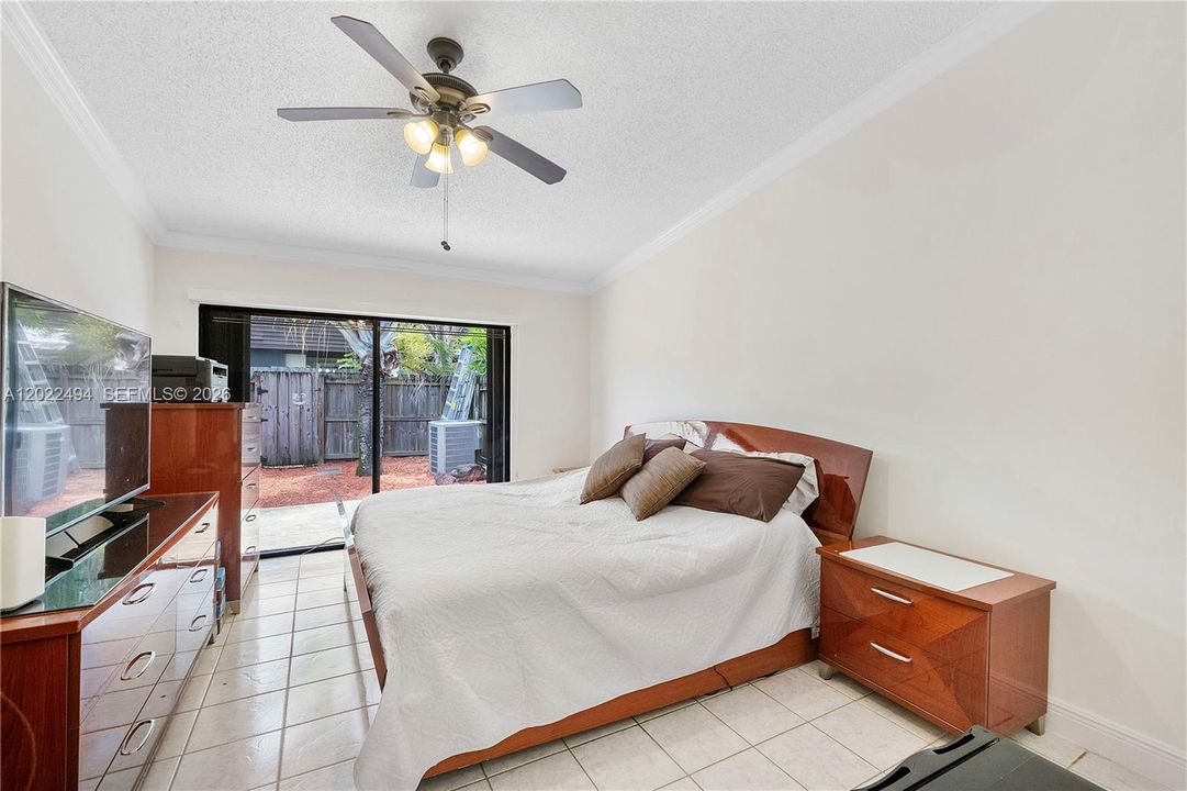 Activo con contrato: $373,999 (2 camas, 2 baños, 1196 Pies cuadrados)