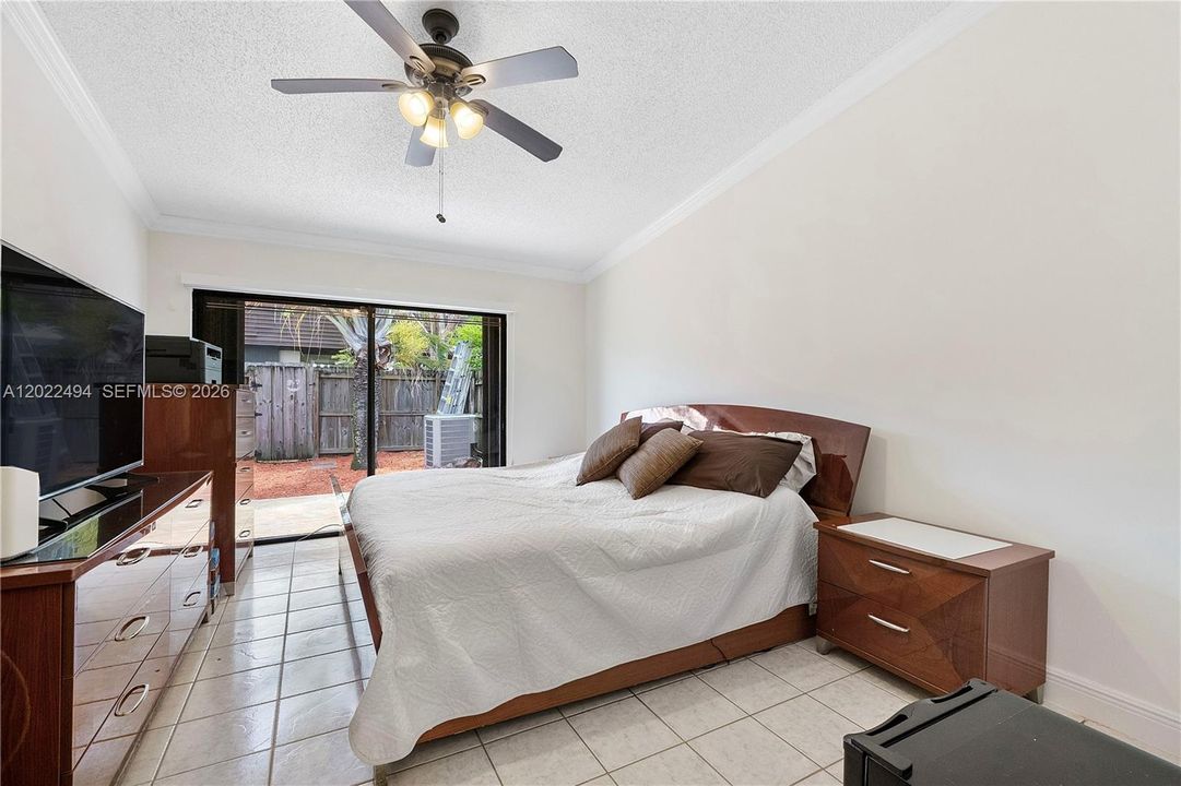 Activo con contrato: $373,999 (2 camas, 2 baños, 1196 Pies cuadrados)