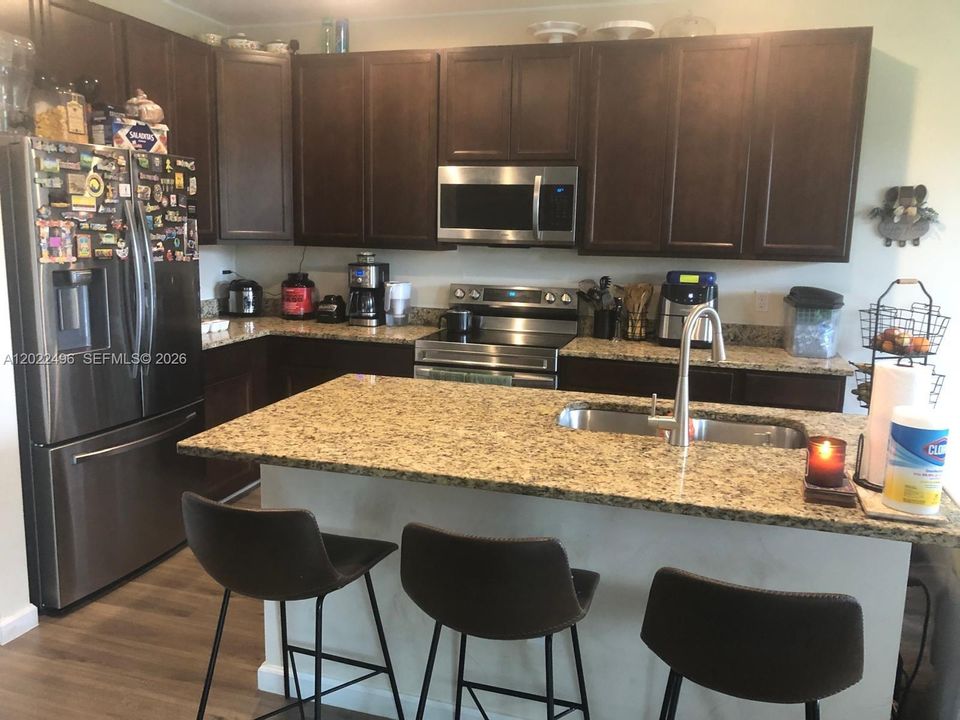 For Rent: $3,950 (3 beds, 2 baths, 1730 Square Feet)