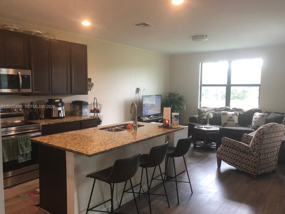For Rent: $3,950 (3 beds, 2 baths, 1730 Square Feet)