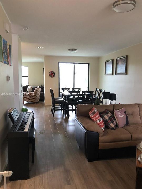 For Rent: $3,950 (3 beds, 2 baths, 1730 Square Feet)