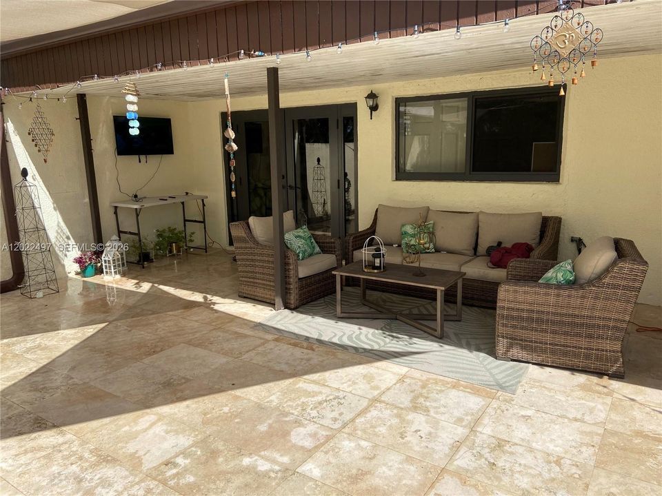 For Rent: $3,100 (3 beds, 2 baths, 1109 Square Feet)
