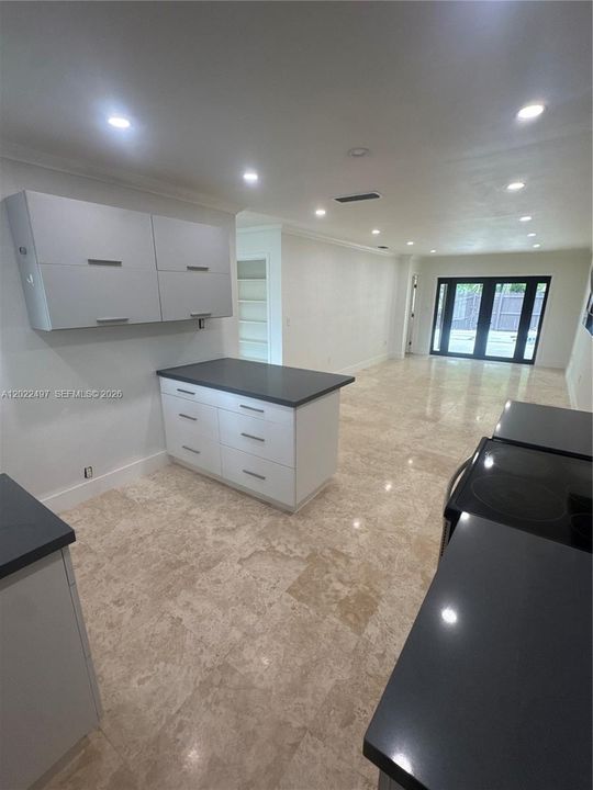For Rent: $3,100 (3 beds, 2 baths, 1109 Square Feet)