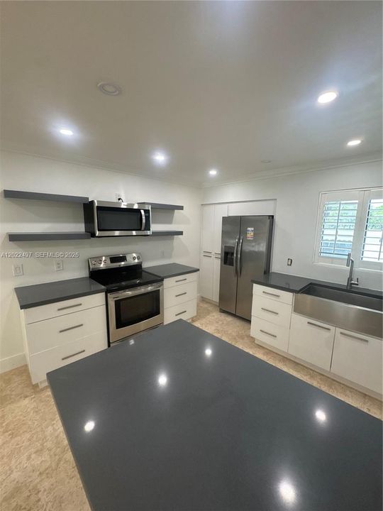 For Rent: $3,100 (3 beds, 2 baths, 1109 Square Feet)
