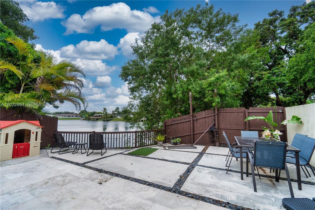 For Rent: $3,100 (3 beds, 2 baths, 1109 Square Feet)
