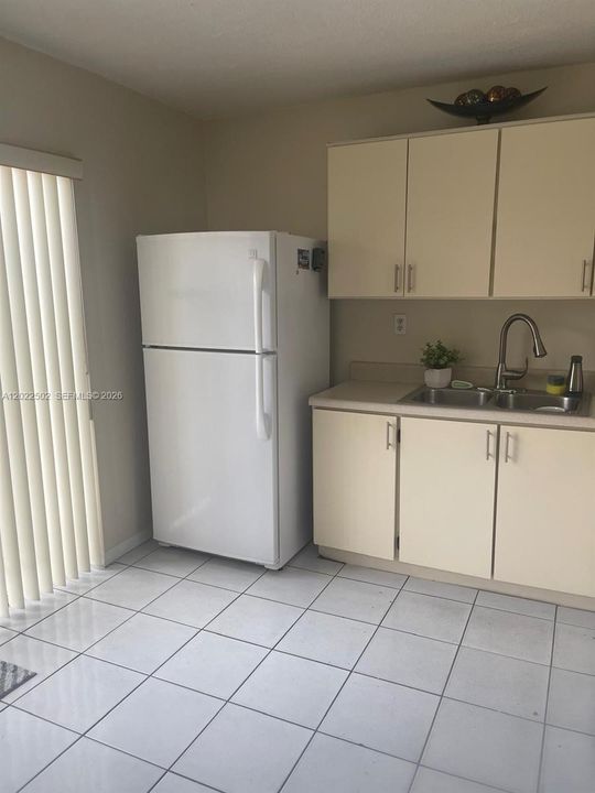 For Sale: $320,000 (2 beds, 2 baths, 1064 Square Feet)