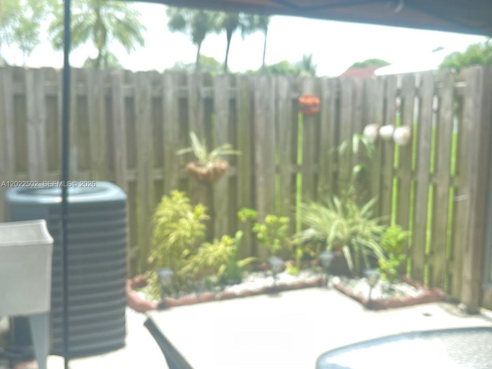 For Sale: $320,000 (2 beds, 2 baths, 1064 Square Feet)
