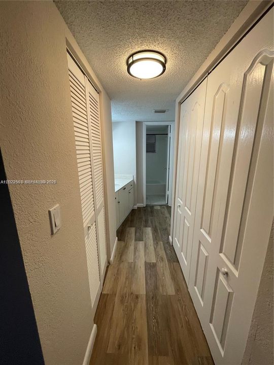 For Sale: $148,000 (1 beds, 1 baths, 830 Square Feet)