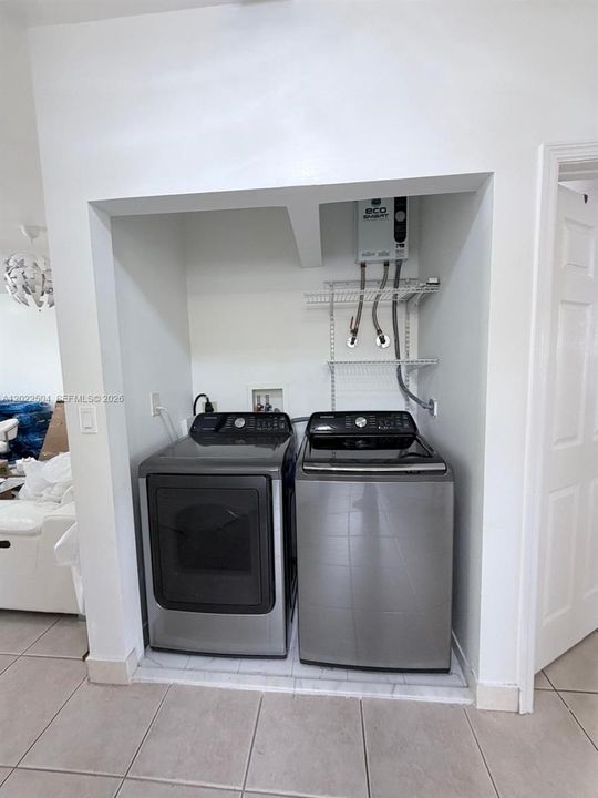 В аренду: $3,600 (3 спален, 2 ванн, 1454 Квадратных фут)