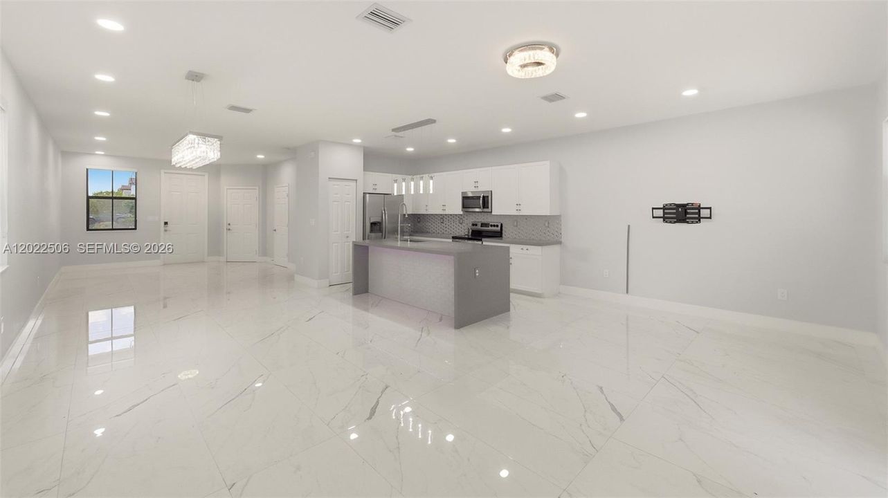На продажу: $760,000 (4 спален, 2 ванн, 2012 Квадратных фут)