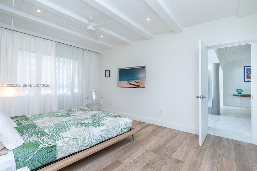 For Sale: $4,950,000 (5 beds, 5 baths, 0 Square Feet)