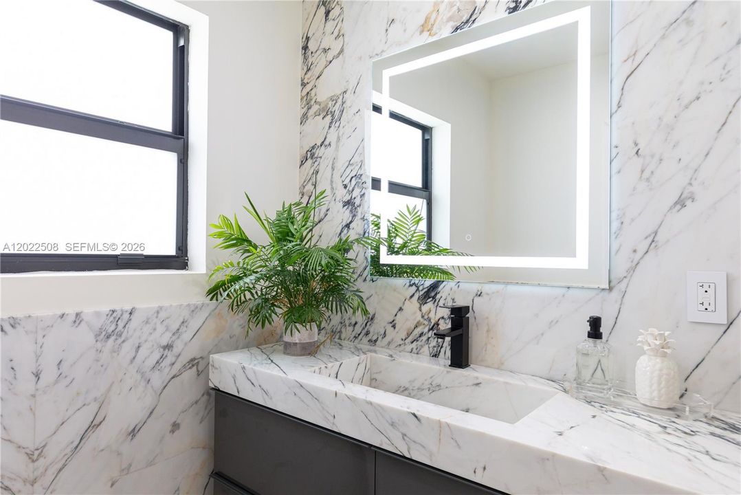 For Sale: $4,950,000 (5 beds, 5 baths, 0 Square Feet)