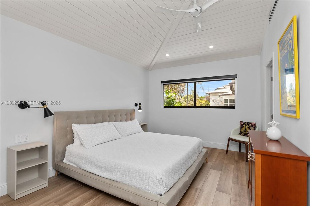 For Sale: $4,950,000 (5 beds, 5 baths, 0 Square Feet)