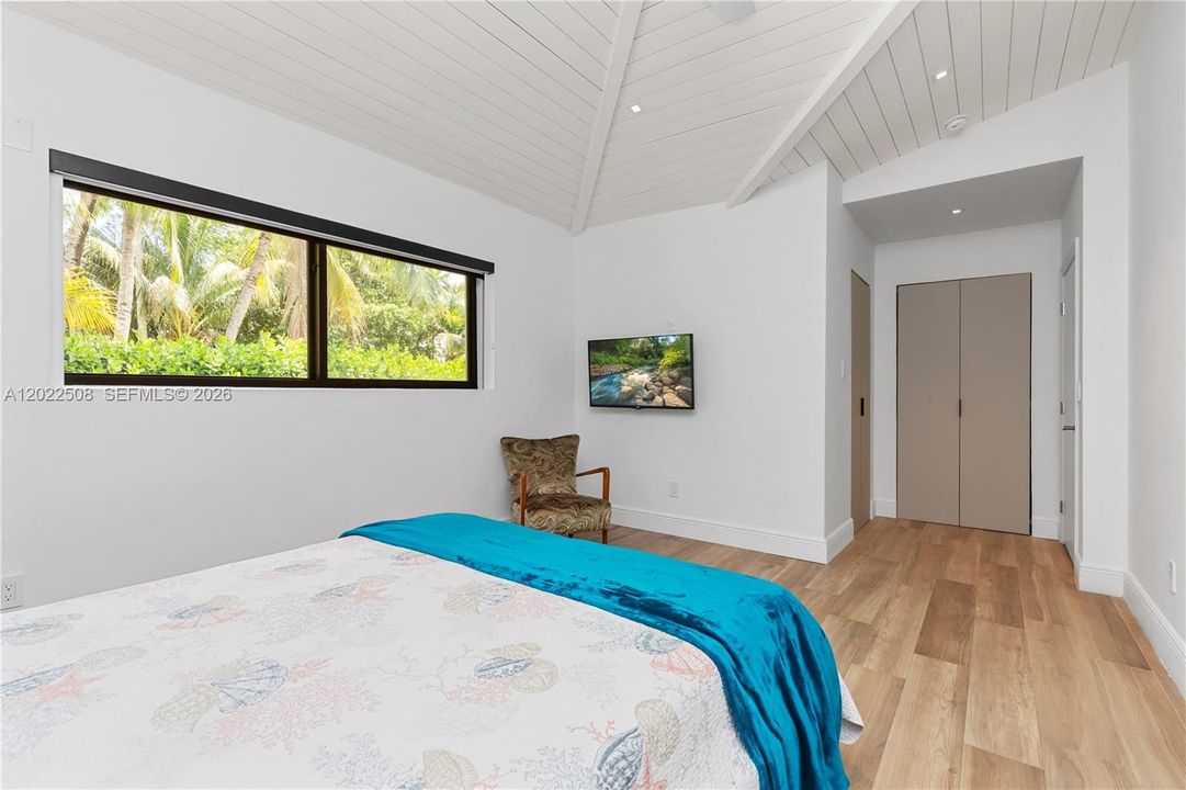 For Sale: $4,950,000 (5 beds, 5 baths, 0 Square Feet)