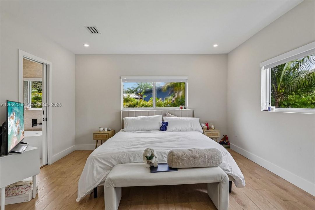 For Sale: $1,845,000 (4 beds, 3 baths, 2079 Square Feet)