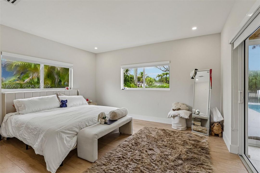 For Sale: $1,845,000 (4 beds, 3 baths, 2079 Square Feet)