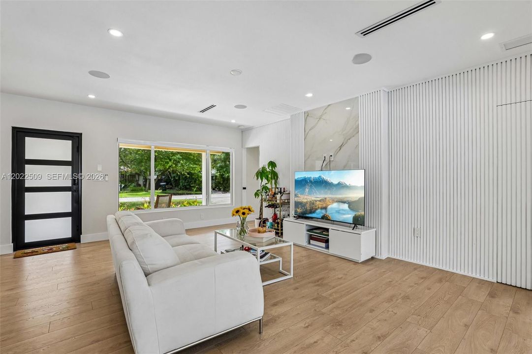 For Sale: $1,845,000 (4 beds, 3 baths, 2079 Square Feet)