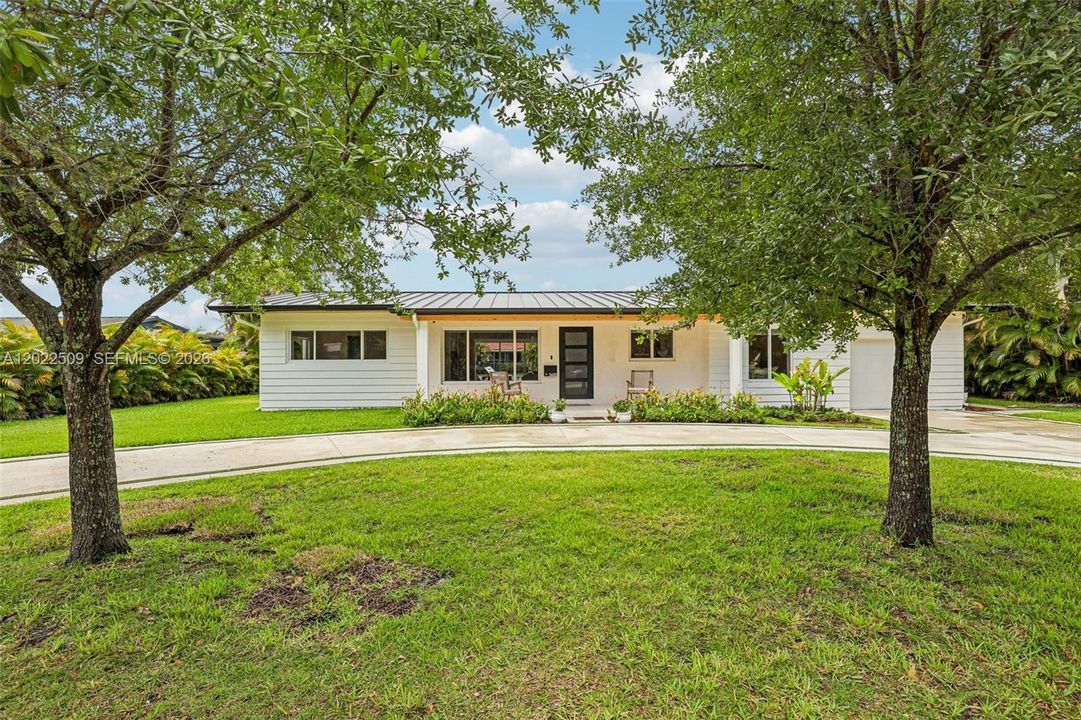 For Sale: $1,845,000 (4 beds, 3 baths, 2079 Square Feet)