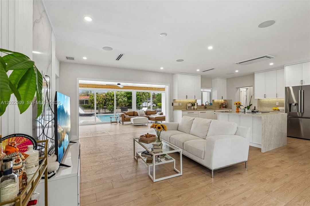 For Sale: $1,845,000 (4 beds, 3 baths, 2079 Square Feet)