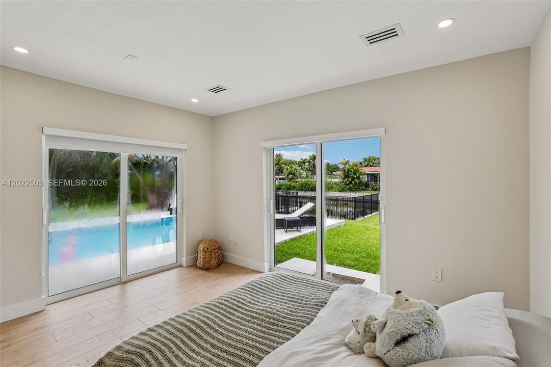 For Sale: $1,845,000 (4 beds, 3 baths, 2079 Square Feet)