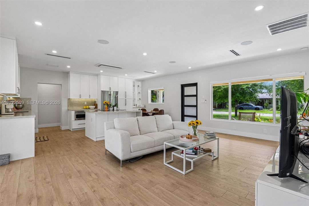 For Sale: $1,845,000 (4 beds, 3 baths, 2079 Square Feet)