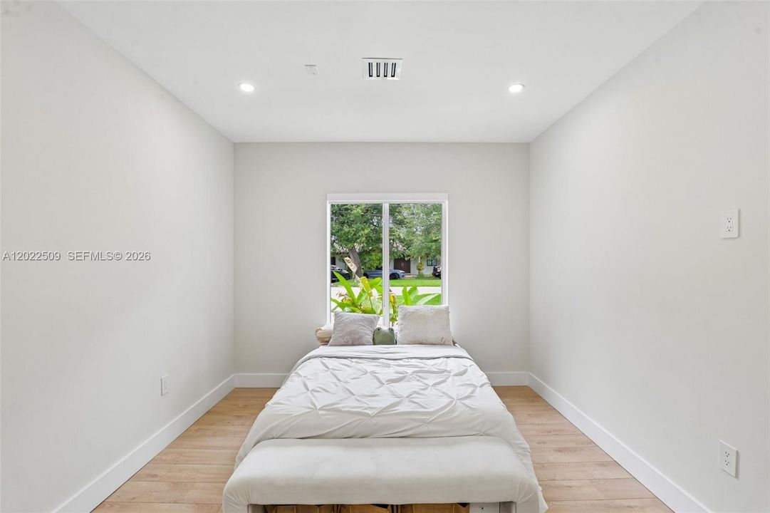 For Sale: $1,845,000 (4 beds, 3 baths, 2079 Square Feet)