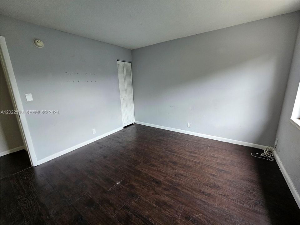 Activo con contrato: $300,000 (3 camas, 2 baños, 1365 Pies cuadrados)
