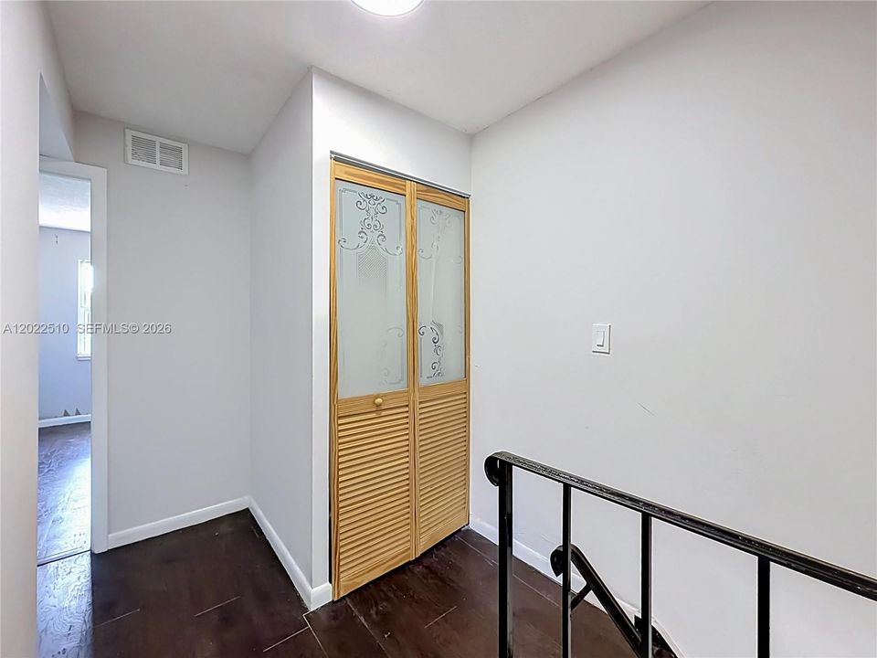 Activo con contrato: $300,000 (3 camas, 2 baños, 1365 Pies cuadrados)