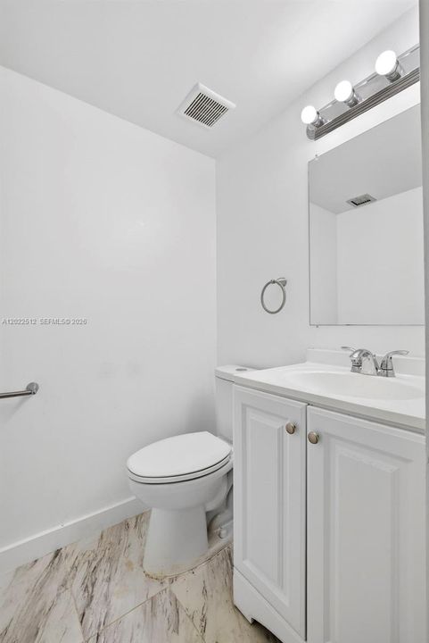 For Rent: $1,850 (1 beds, 1 baths, 783 Square Feet)