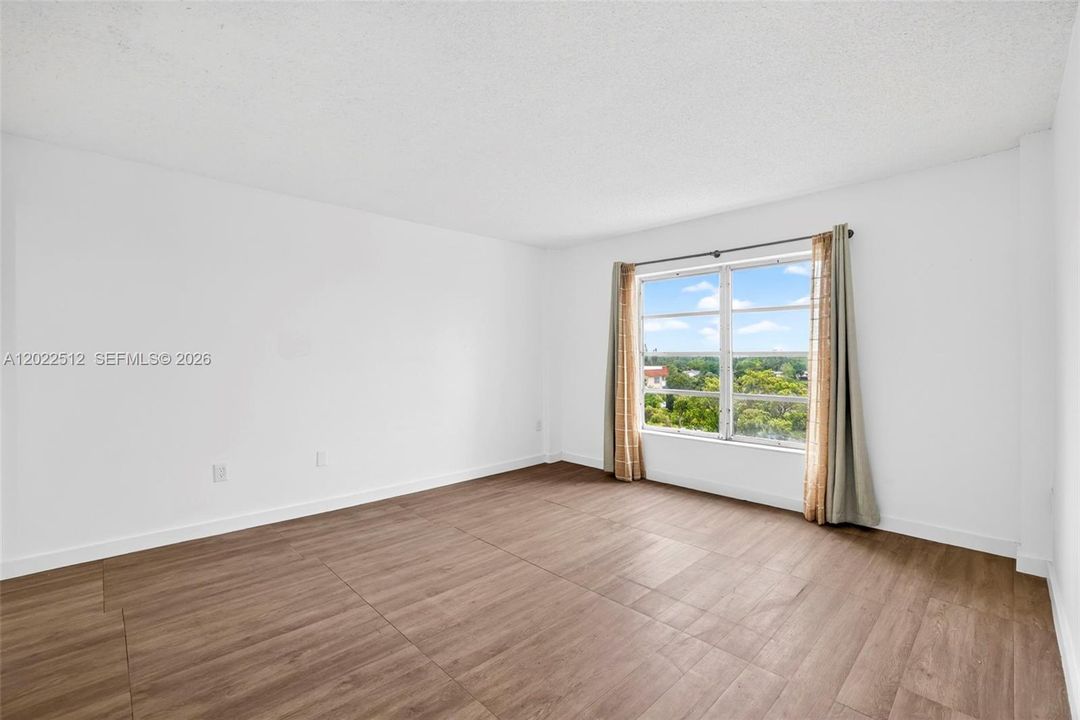 For Rent: $1,850 (1 beds, 1 baths, 783 Square Feet)