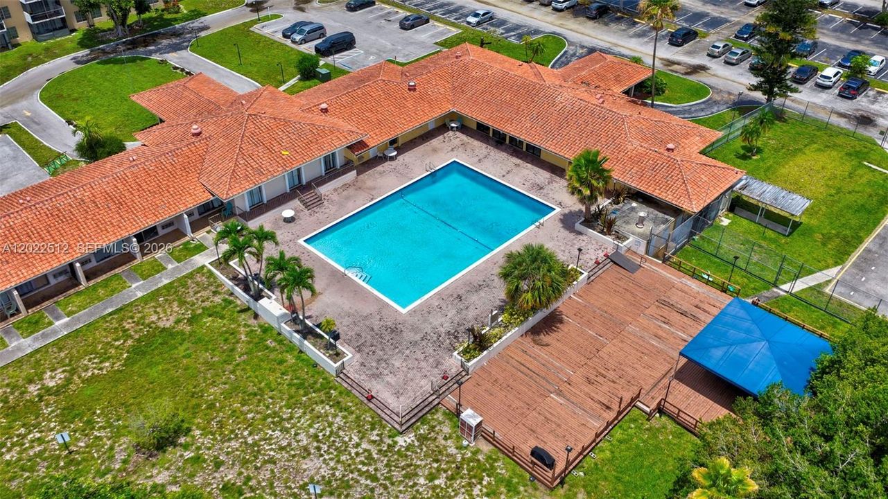 For Rent: $1,850 (1 beds, 1 baths, 783 Square Feet)