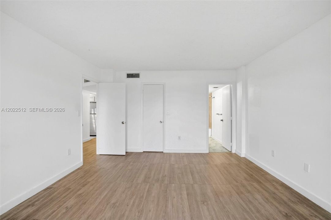 For Rent: $1,850 (1 beds, 1 baths, 783 Square Feet)