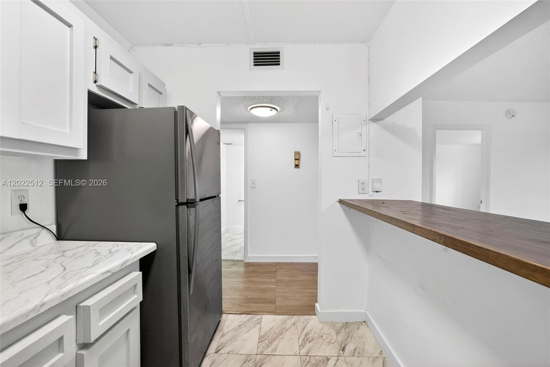 For Rent: $1,850 (1 beds, 1 baths, 783 Square Feet)