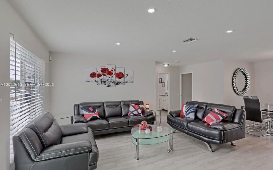 В аренду: $3,500 (2 спален, 2 ванн, 1502 Квадратных фут)