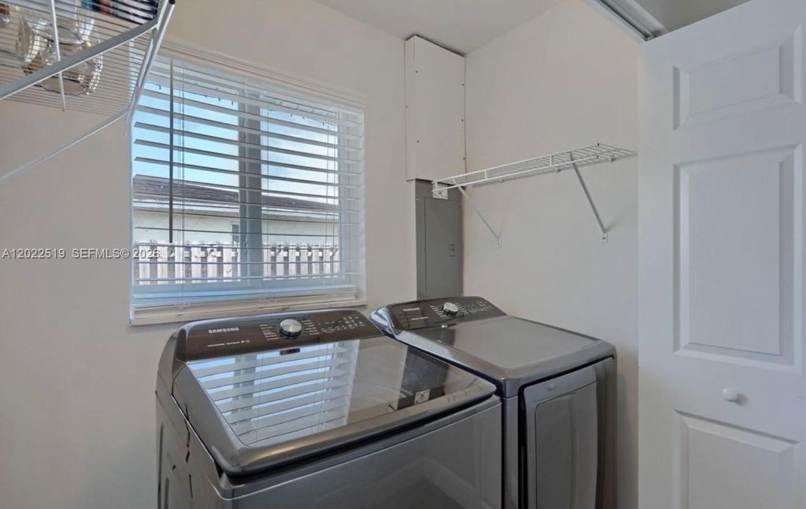 В аренду: $3,500 (2 спален, 2 ванн, 1502 Квадратных фут)
