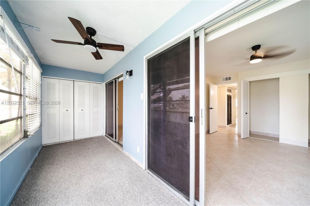 For Sale: $155,000 (2 beds, 2 baths, 880 Square Feet)