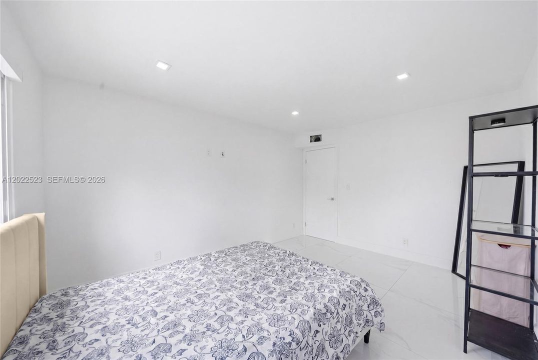 For Sale: $469,000 (4 beds, 2 baths, 1525 Square Feet)