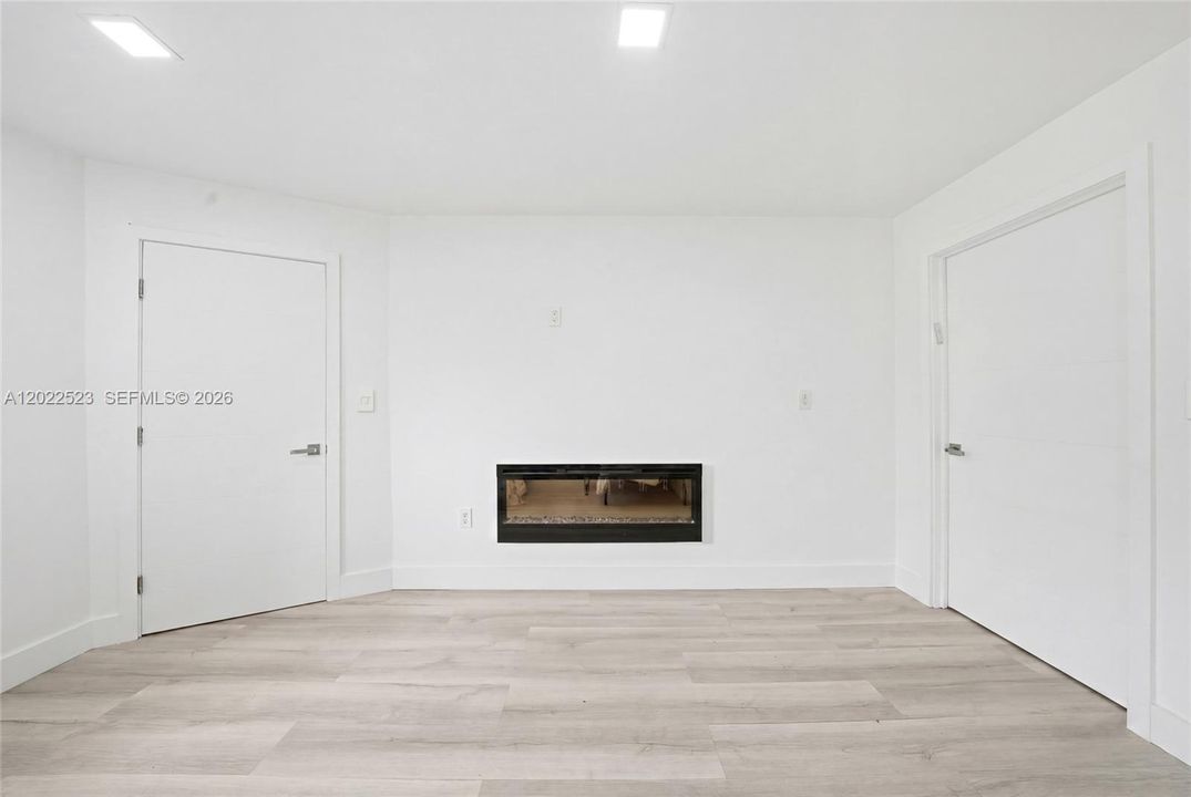 For Sale: $469,000 (4 beds, 2 baths, 1525 Square Feet)