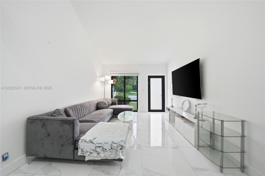 For Sale: $469,000 (4 beds, 2 baths, 1525 Square Feet)